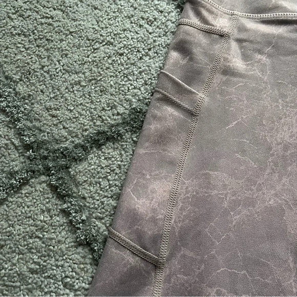 ZYIA LEGGINGS PINK DIGITAL GRANITE POCKET LIGHT N TIGHT HI-RISE 7/8 4 - Picture 7 of 9